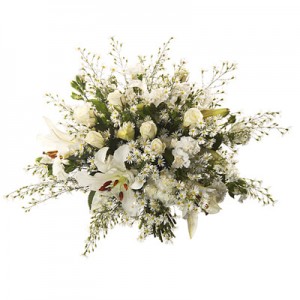 Bukiet ułożony z goździków, róż i lilii - Kwiaty na ślub