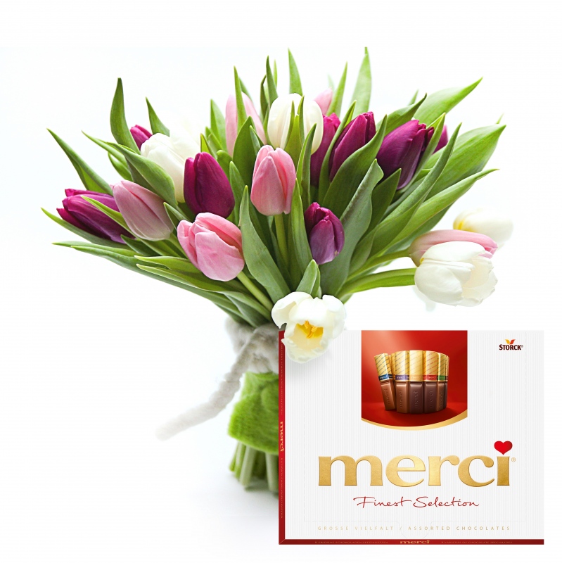 Bukiet kolorowych tulipanów wraz z czekoladkami Merci - Bukiet tulipanów z czekoladkami