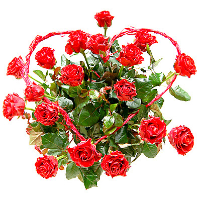 Kompozycja przygotowana z czerwonych róż przyozdobionych dekoracją w kształcie serca - Kwiaty Kocham Cię