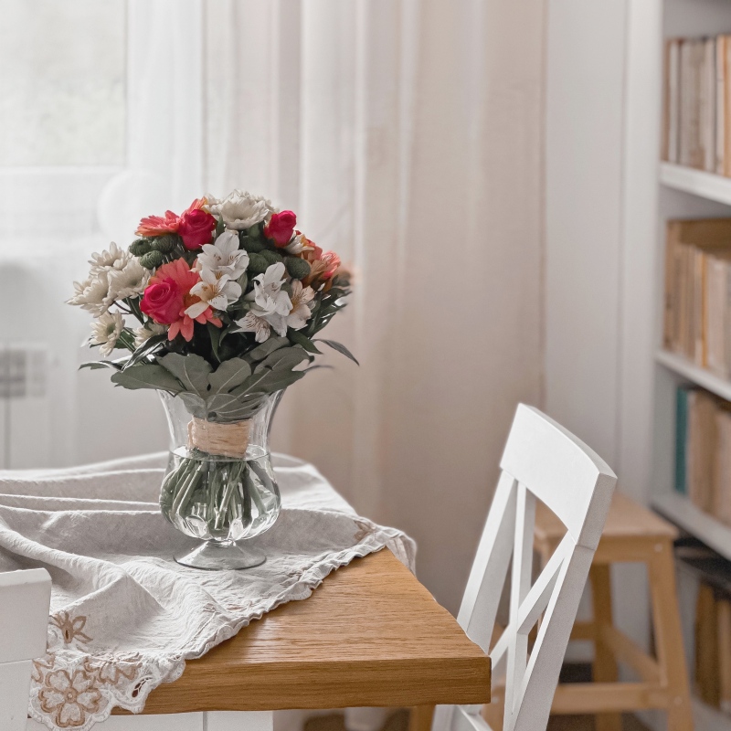 Kompozycja kwiatowa z gerber, róż, alstromerii, margaretek - Bukiet Słoneczne życzenia