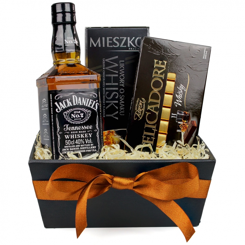 Zaskocz swoich bliskich koszem na wyjątkową okazję - Kosz prezentowy Jack z whisky
