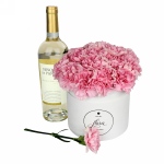 FlowerBox z winem - różowe goździki w pudełku (średni)